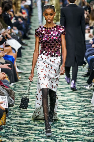 Look 25